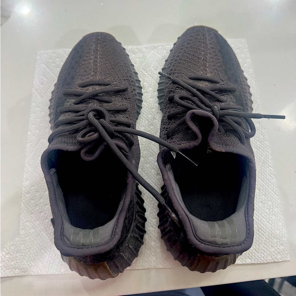 adidas Yeezy Boost 350 V2 - black